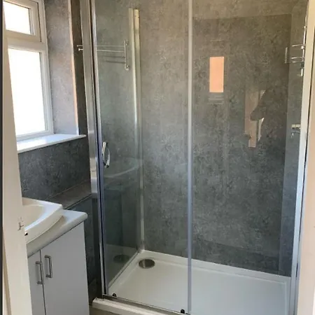 Large 2-Bedroom Maisonette With Free Parking Twickenham Exterior photo